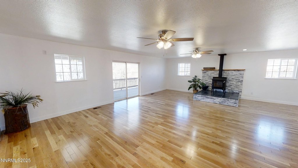 Sparks, Nevada, 89434, United States, 4 Bedrooms Bedrooms, ,4 BathroomsBathrooms,Residential,Forsale,1936731