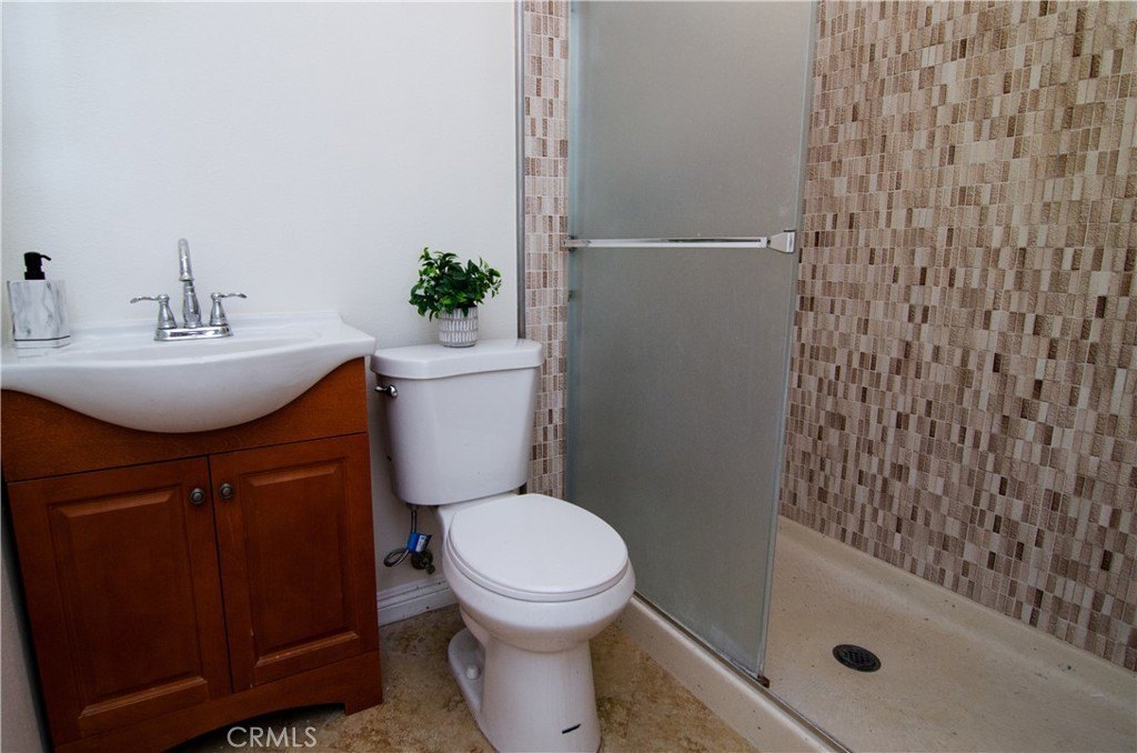 Newhall, California, 91321, United States, 2 Bedrooms Bedrooms, ,2 BathroomsBathrooms,Residential,Forsale,1946034