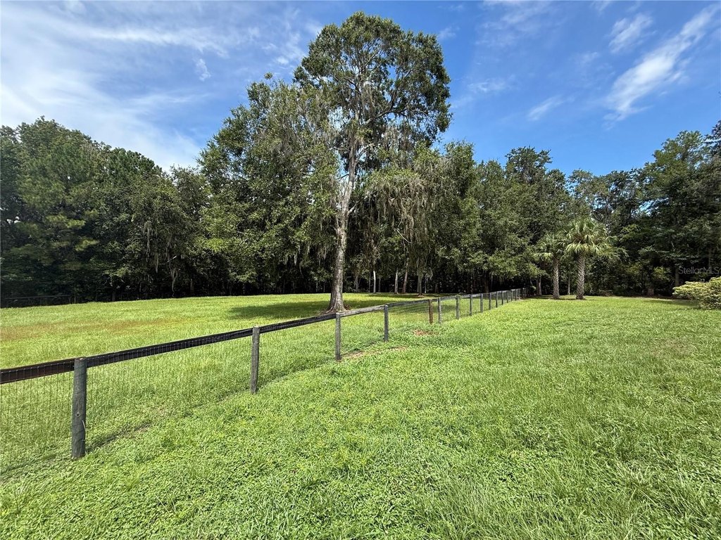 REDDICK, Florida, 32686, United States, 3 Bedrooms Bedrooms, ,2 BathroomsBathrooms,Residential,Forsale,1969787