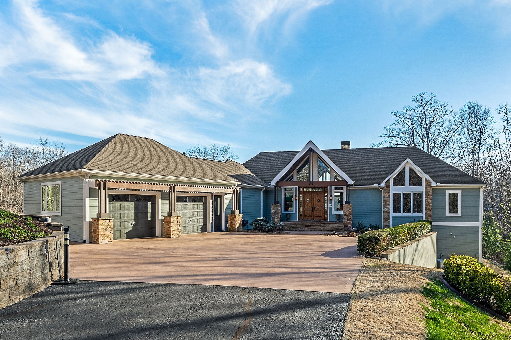 Sparta, Tennessee, 38583, United States, 3 Bedrooms Bedrooms, ,3.5 BathroomsBathrooms,Residential,Forsale,1968516