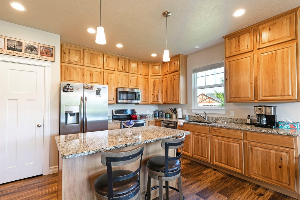 Hamilton, Montana, 59840, United States, 3 Bedrooms Bedrooms, ,2 BathroomsBathrooms,Residential,Forsale,1944305