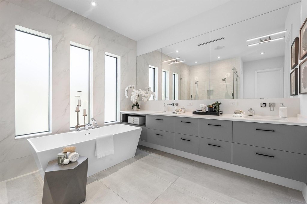 Fort Lauderdale, Florida, 33305, United States, 5 Bedrooms Bedrooms, ,6.5 BathroomsBathrooms,Residential,Forsale,1968296