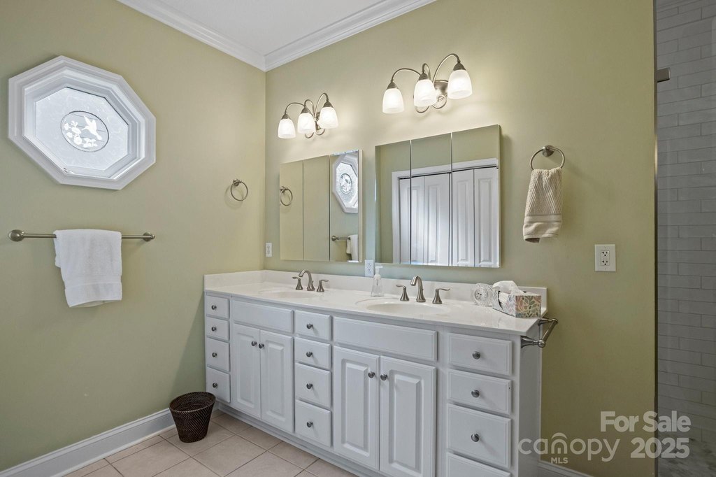 Hendersonville, North Carolina, 28791, United States, 2 Bedrooms Bedrooms, ,2.5 BathroomsBathrooms,Residential,Forsale,1960280 Hendersonville, North Carolina, 28791, United States, 2 Bedrooms Bedrooms, ,2.5 BathroomsBathrooms,Residential,Forsale,1960280