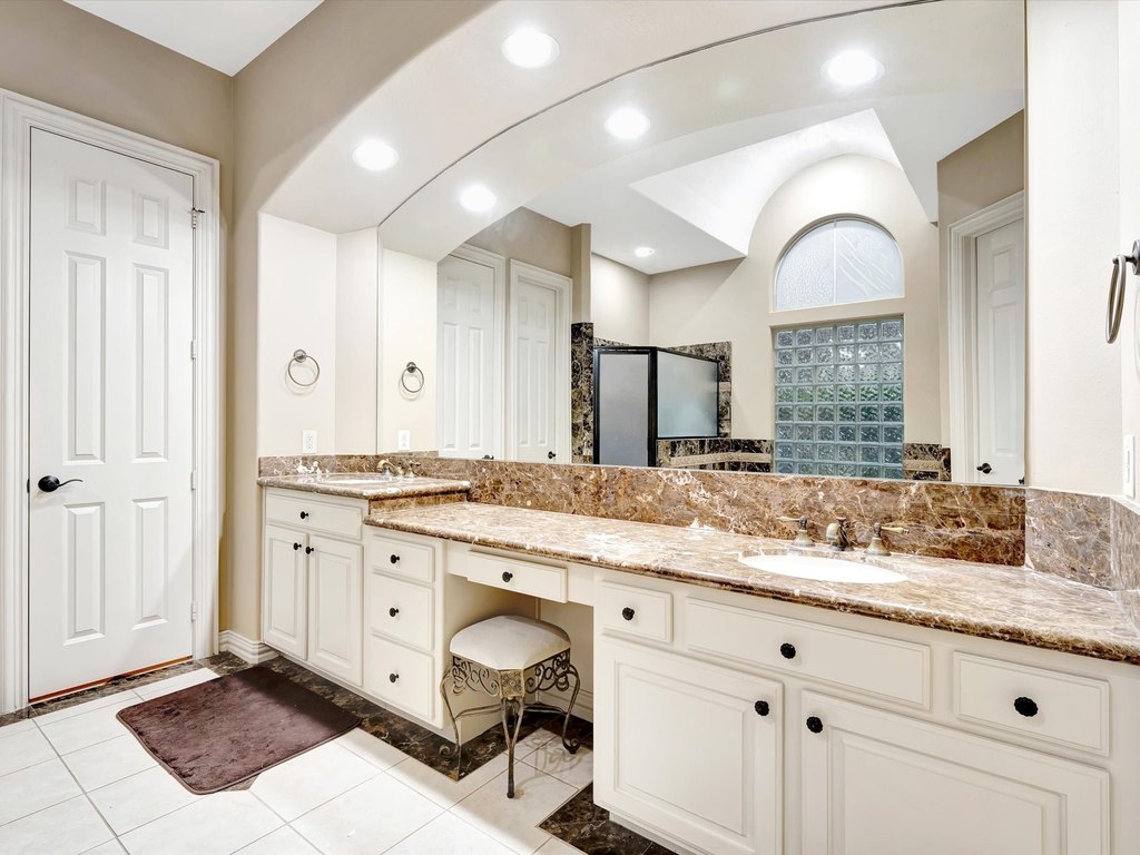 Seabrook, Texas, 77586, United States, 5 Bedrooms Bedrooms, ,5.5 BathroomsBathrooms,Residential,Forsale,1954134