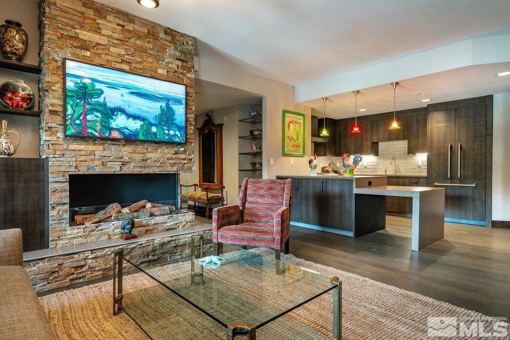 Stateline, Nevada, 89449, United States, 2 Bedrooms Bedrooms, ,3 BathroomsBathrooms,Residential,Forsale,1920161