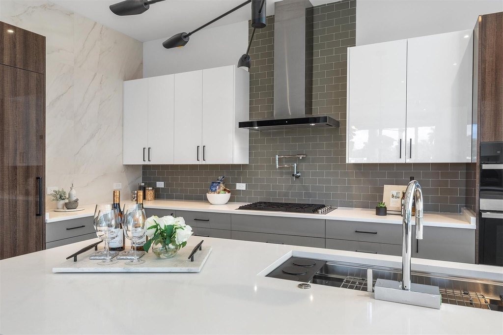 Fort Lauderdale, Florida, 33305, United States, 5 Bedrooms Bedrooms, ,6.5 BathroomsBathrooms,Residential,Forsale,1968296