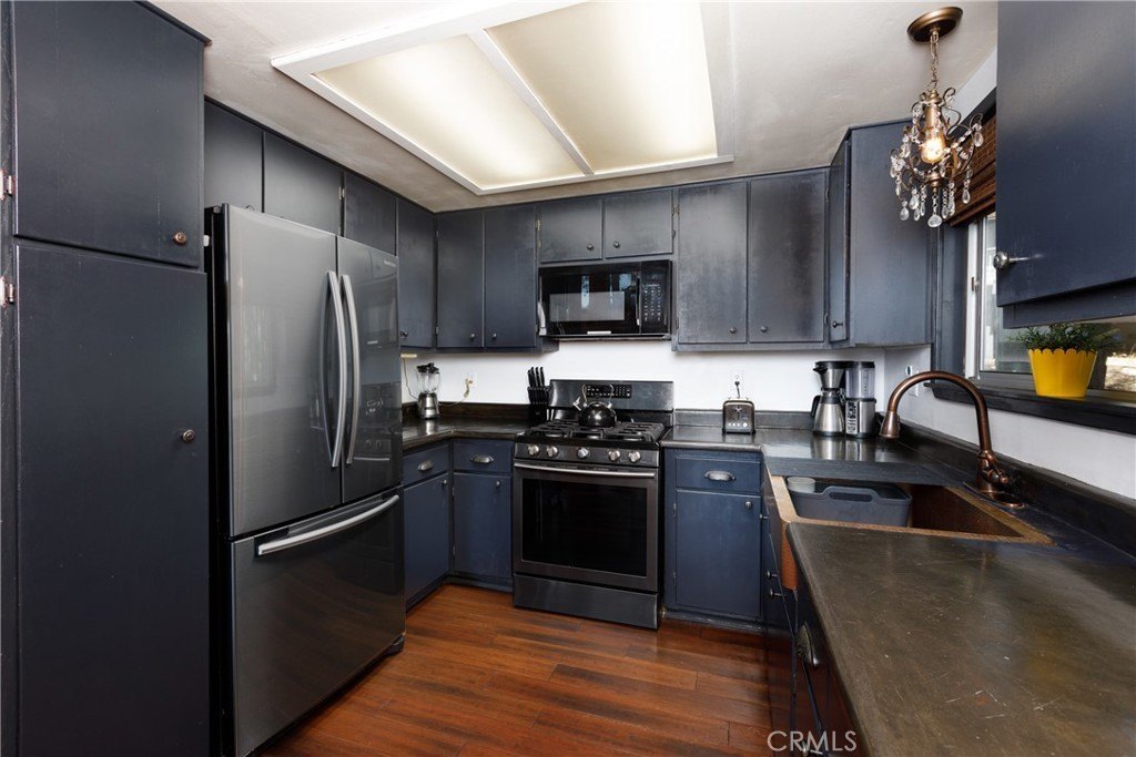 Lake Arrowhead, California, 92352, United States, 3 Bedrooms Bedrooms, ,3 BathroomsBathrooms,Residential,Forsale,1953305