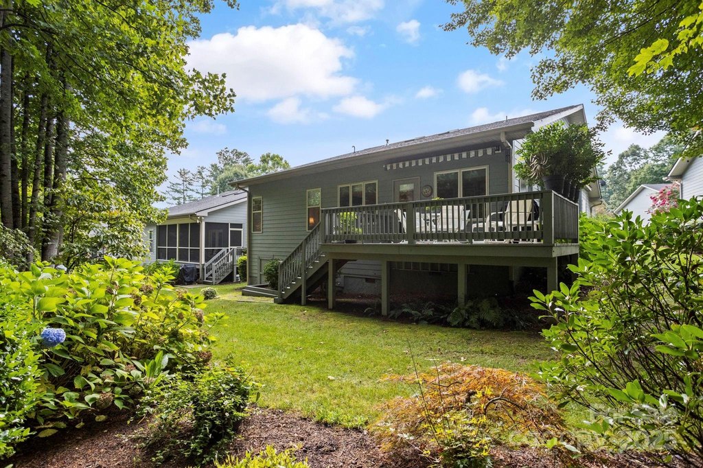Hendersonville, North Carolina, 28791, United States, 2 Bedrooms Bedrooms, ,2.5 BathroomsBathrooms,Residential,Forsale,1960280 Hendersonville, North Carolina, 28791, United States, 2 Bedrooms Bedrooms, ,2.5 BathroomsBathrooms,Residential,Forsale,1960280