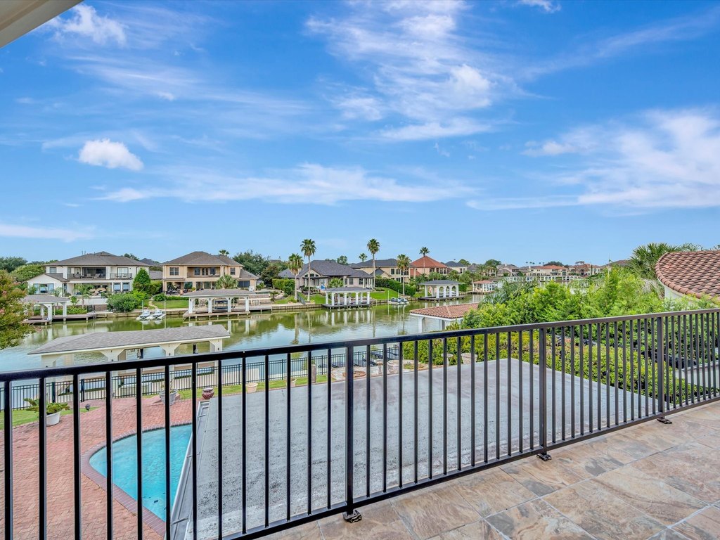 Seabrook, Texas, 77586, United States, 5 Bedrooms Bedrooms, ,5.5 BathroomsBathrooms,Residential,Forsale,1954134