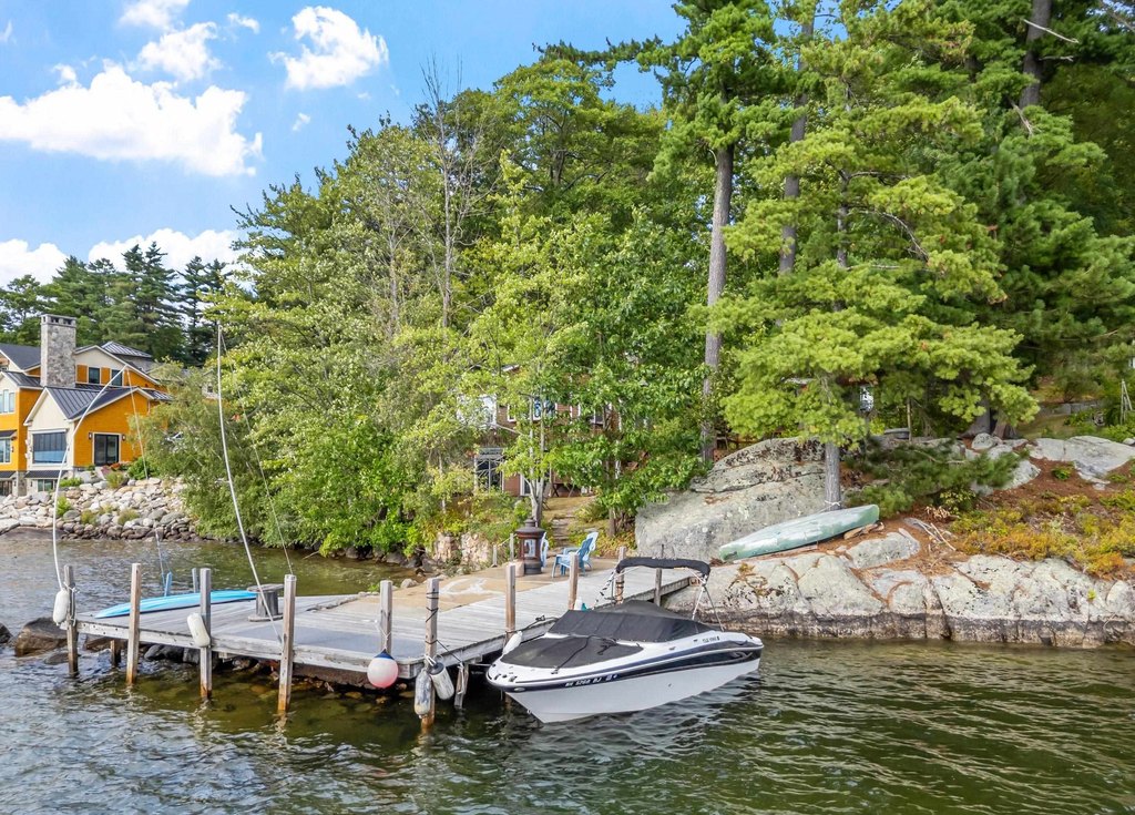 Gilford, New Hampshire, 03249, United States, 5 Bedrooms Bedrooms, ,2 BathroomsBathrooms,Residential,Forsale,1909963