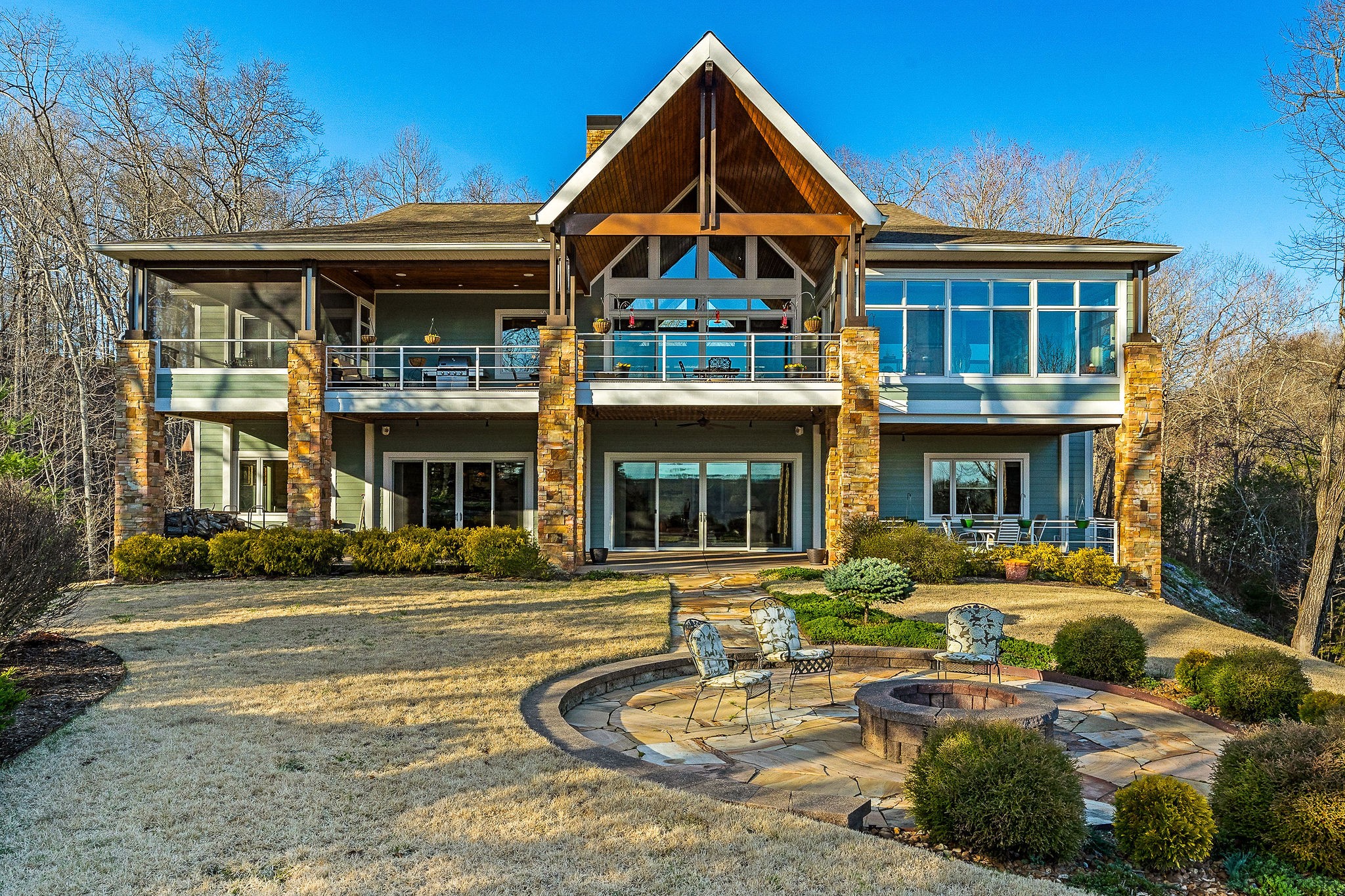 Sparta, Tennessee, 38583, United States, 3 Bedrooms Bedrooms, ,3.5 BathroomsBathrooms,Residential,Forsale,1968516