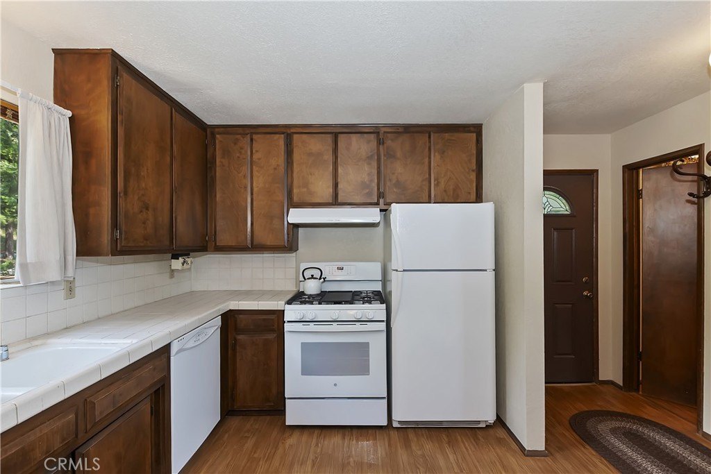 Lake Arrowhead, California, 92352, United States, 3 Bedrooms Bedrooms, ,1.5 BathroomsBathrooms,Residential,Forsale,1953296