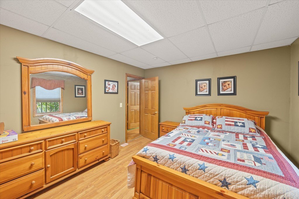 Byrdstown, Tennessee, 38549, United States, 5 Bedrooms Bedrooms, ,4 BathroomsBathrooms,Residential,Forsale,1952666