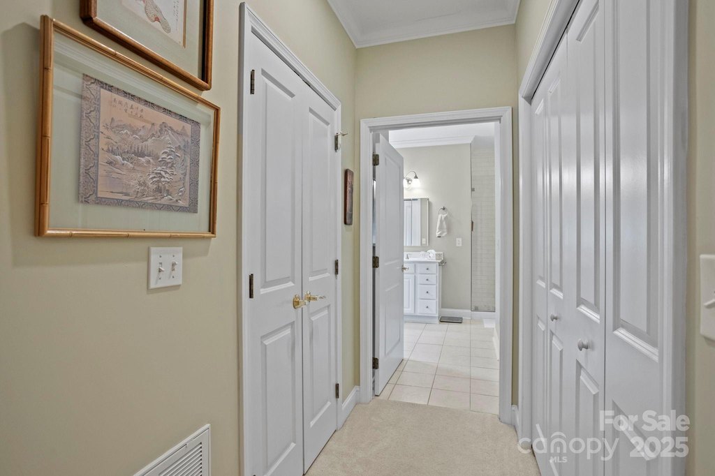 Hendersonville, North Carolina, 28791, United States, 2 Bedrooms Bedrooms, ,2.5 BathroomsBathrooms,Residential,Forsale,1960280 Hendersonville, North Carolina, 28791, United States, 2 Bedrooms Bedrooms, ,2.5 BathroomsBathrooms,Residential,Forsale,1960280