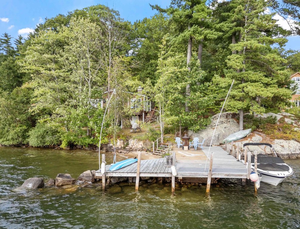Gilford, New Hampshire, 03249, United States, 5 Bedrooms Bedrooms, ,2 BathroomsBathrooms,Residential,Forsale,1909963