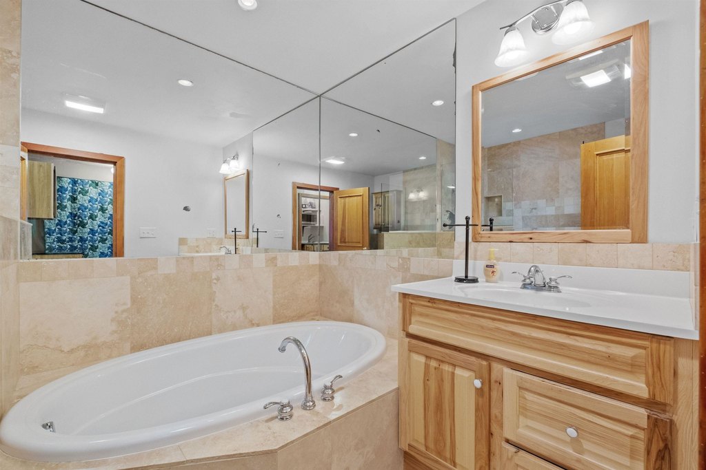 Gilford, New Hampshire, 03249, United States, 5 Bedrooms Bedrooms, ,2 BathroomsBathrooms,Residential,Forsale,1909963