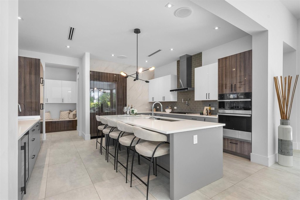 Fort Lauderdale, Florida, 33305, United States, 5 Bedrooms Bedrooms, ,6.5 BathroomsBathrooms,Residential,Forsale,1968296