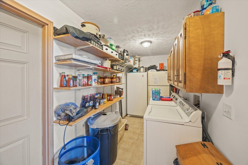 Byrdstown, Tennessee, 38549, United States, 5 Bedrooms Bedrooms, ,4 BathroomsBathrooms,Residential,Forsale,1952666