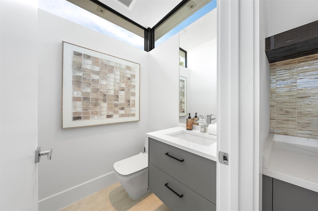 Fort Lauderdale, Florida, 33305, United States, 5 Bedrooms Bedrooms, ,6.5 BathroomsBathrooms,Residential,Forsale,1968296