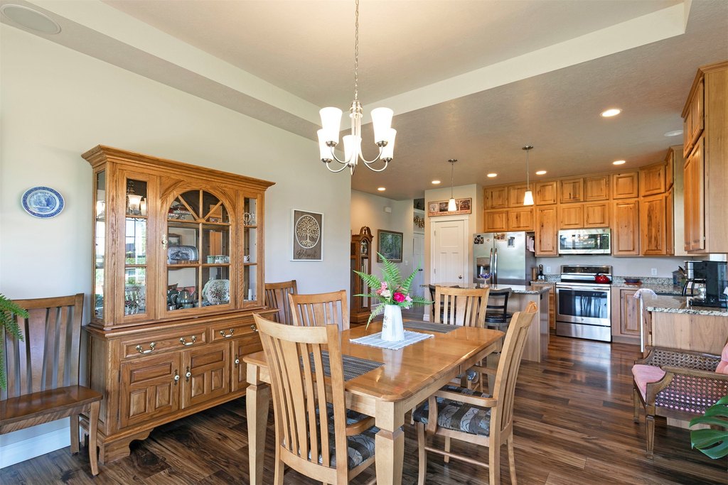 Hamilton, Montana, 59840, United States, 3 Bedrooms Bedrooms, ,2 BathroomsBathrooms,Residential,Forsale,1944305