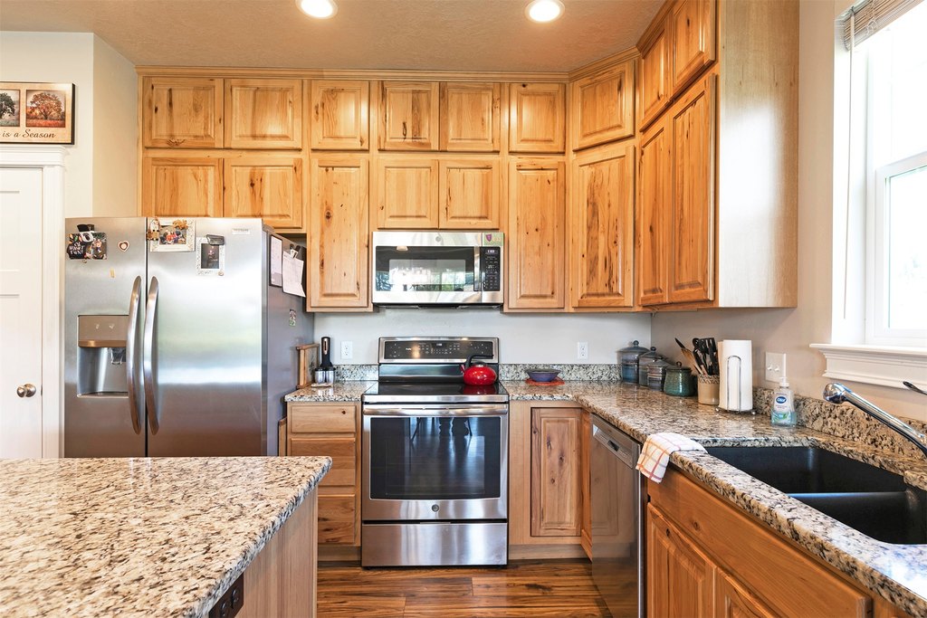 Hamilton, Montana, 59840, United States, 3 Bedrooms Bedrooms, ,2 BathroomsBathrooms,Residential,Forsale,1944305