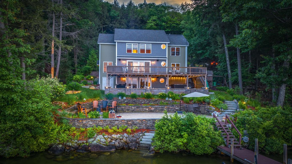 Moultonborough, New Hampshire, 03254, United States, 5 Bedrooms Bedrooms, ,5.5 BathroomsBathrooms,Residential,Forsale,1952907