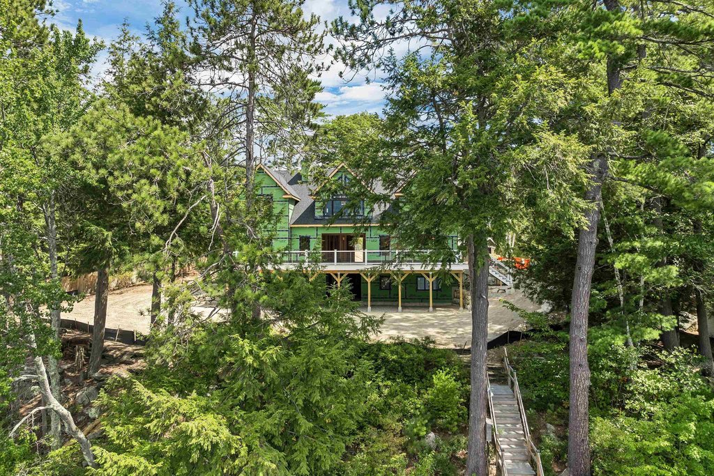 Meredith, New Hampshire, 03253, United States, 6 Bedrooms Bedrooms, ,6.5 BathroomsBathrooms,Residential,Forsale,1893919