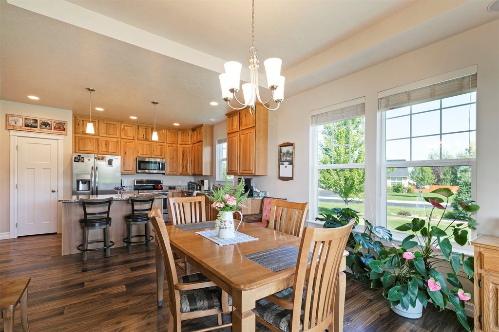 Hamilton, Montana, 59840, United States, 3 Bedrooms Bedrooms, ,2 BathroomsBathrooms,Residential,Forsale,1944305