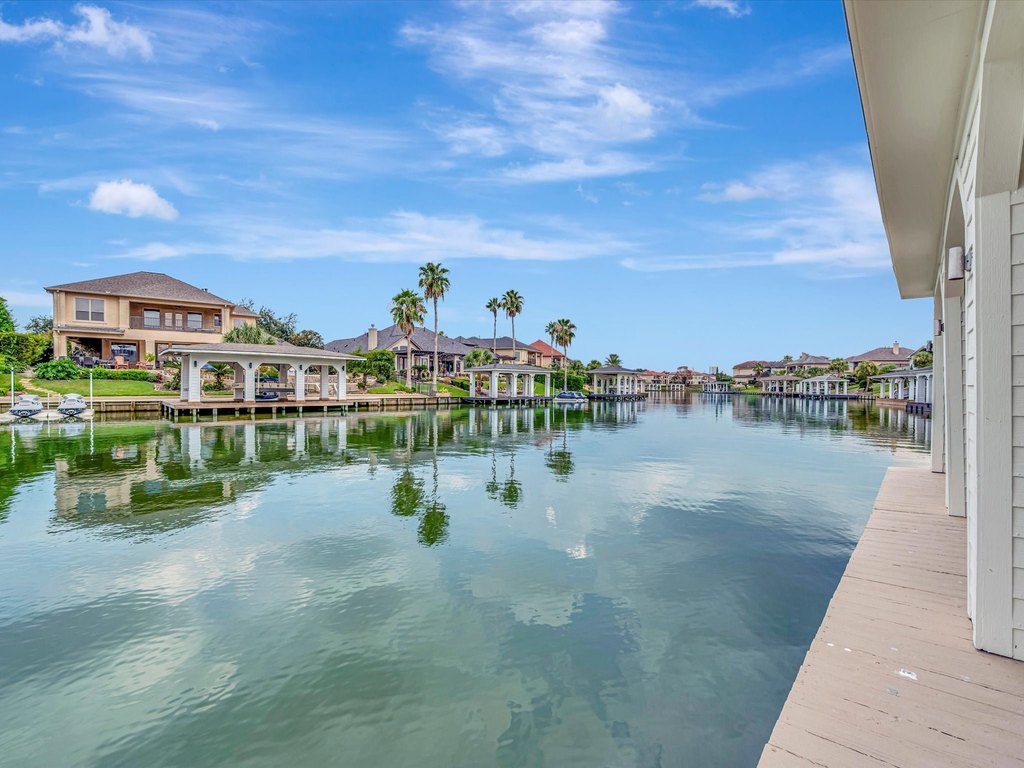 Seabrook, Texas, 77586, United States, 5 Bedrooms Bedrooms, ,5.5 BathroomsBathrooms,Residential,Forsale,1954134