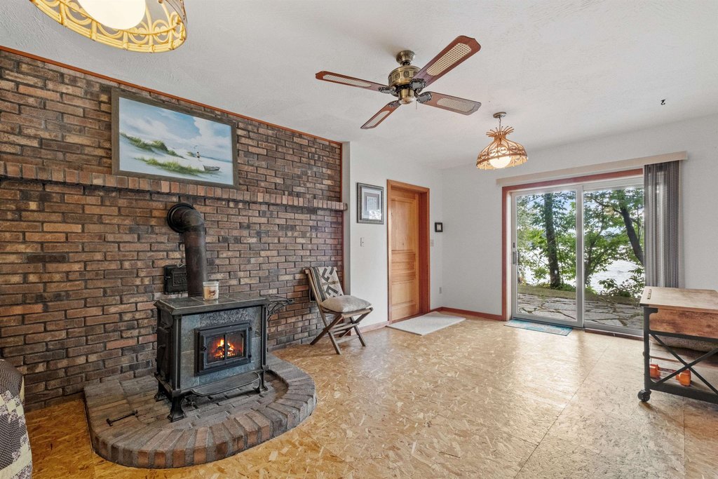 Gilford, New Hampshire, 03249, United States, 5 Bedrooms Bedrooms, ,2 BathroomsBathrooms,Residential,Forsale,1909963