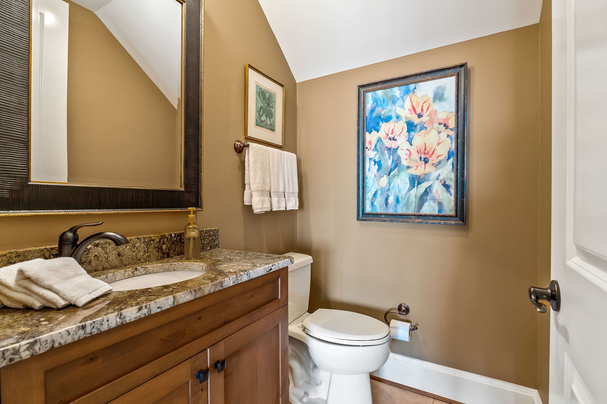 Sparta, Tennessee, 38583, United States, 3 Bedrooms Bedrooms, ,3.5 BathroomsBathrooms,Residential,Forsale,1968516