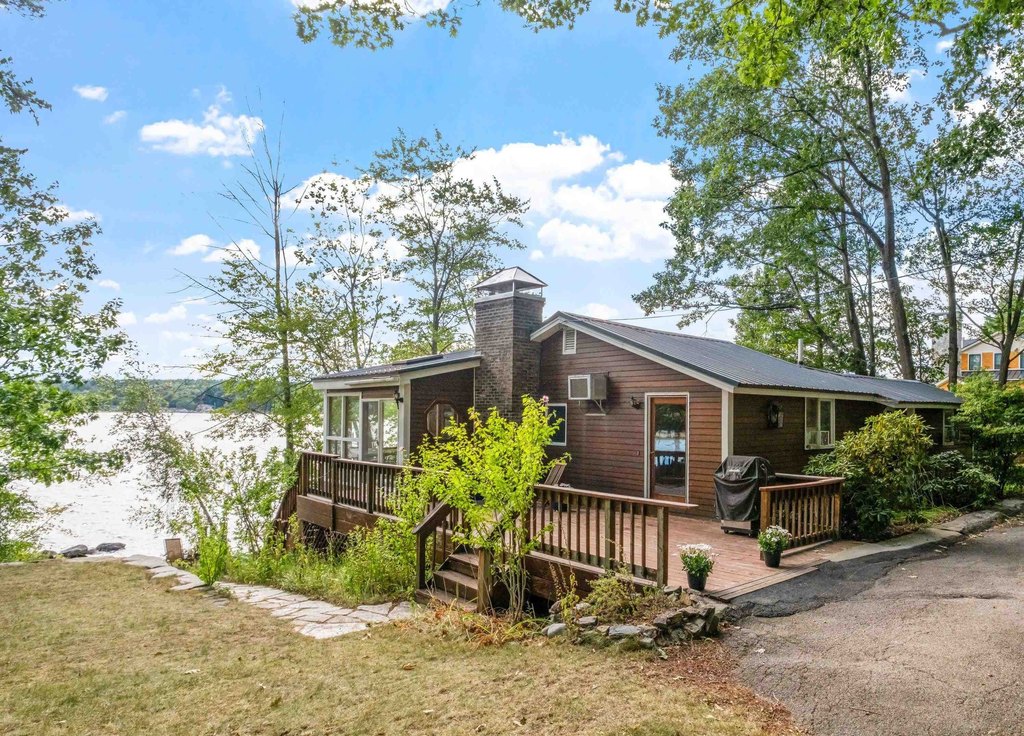 Gilford, New Hampshire, 03249, United States, 5 Bedrooms Bedrooms, ,2 BathroomsBathrooms,Residential,Forsale,1909963