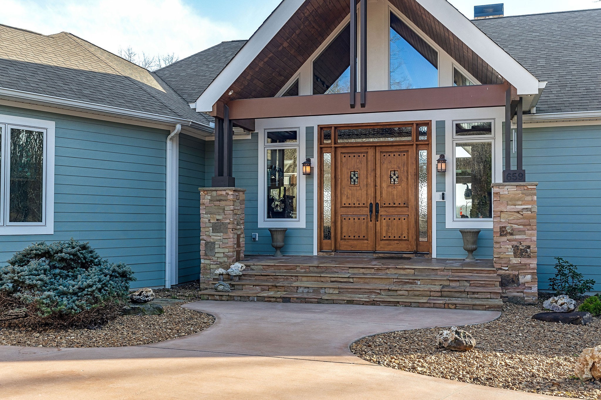 Sparta, Tennessee, 38583, United States, 3 Bedrooms Bedrooms, ,3.5 BathroomsBathrooms,Residential,Forsale,1968516