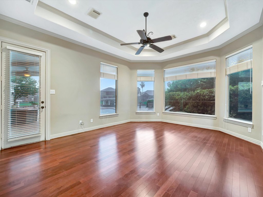 Seabrook, Texas, 77586, United States, 5 Bedrooms Bedrooms, ,5.5 BathroomsBathrooms,Residential,Forsale,1954134