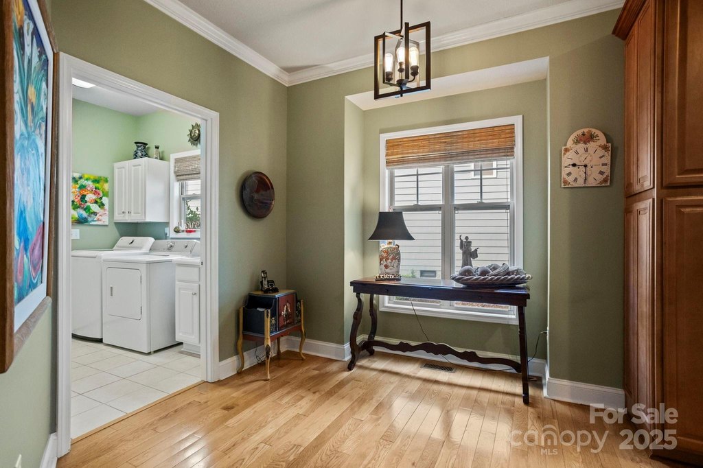 Hendersonville, North Carolina, 28791, United States, 2 Bedrooms Bedrooms, ,2.5 BathroomsBathrooms,Residential,Forsale,1960280 Hendersonville, North Carolina, 28791, United States, 2 Bedrooms Bedrooms, ,2.5 BathroomsBathrooms,Residential,Forsale,1960280