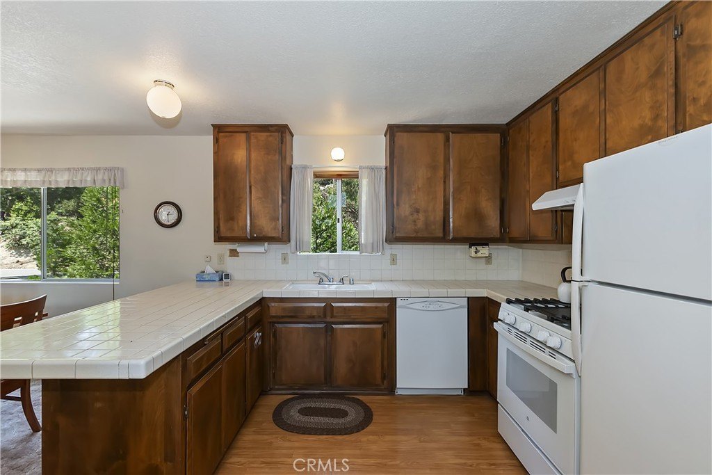Lake Arrowhead, California, 92352, United States, 3 Bedrooms Bedrooms, ,1.5 BathroomsBathrooms,Residential,Forsale,1953296