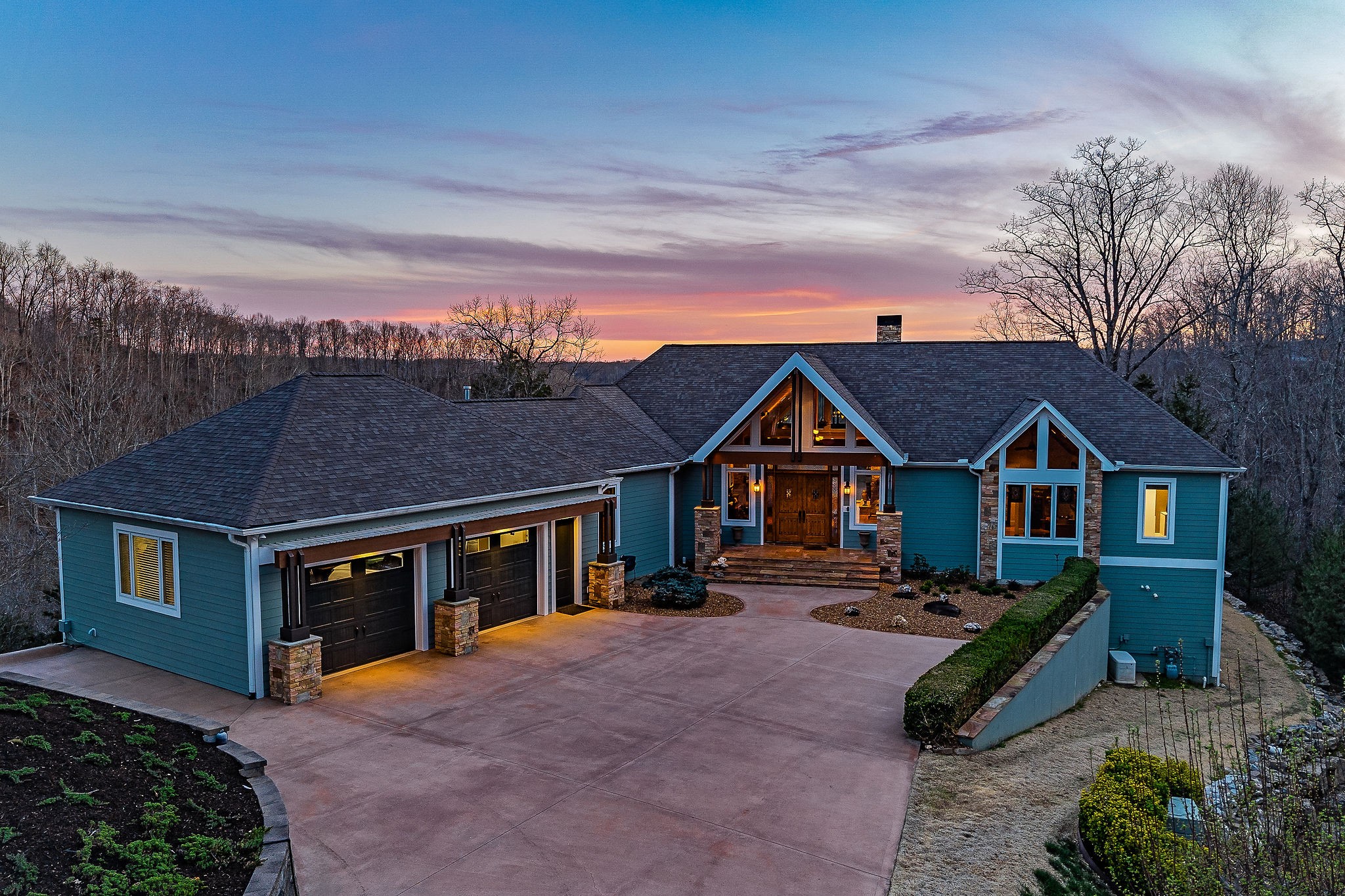 Sparta, Tennessee, 38583, United States, 3 Bedrooms Bedrooms, ,3.5 BathroomsBathrooms,Residential,Forsale,1968516