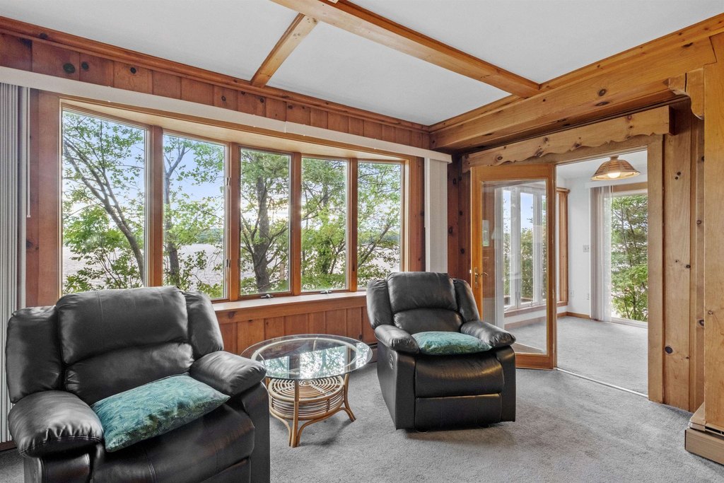 Gilford, New Hampshire, 03249, United States, 5 Bedrooms Bedrooms, ,2 BathroomsBathrooms,Residential,Forsale,1909963