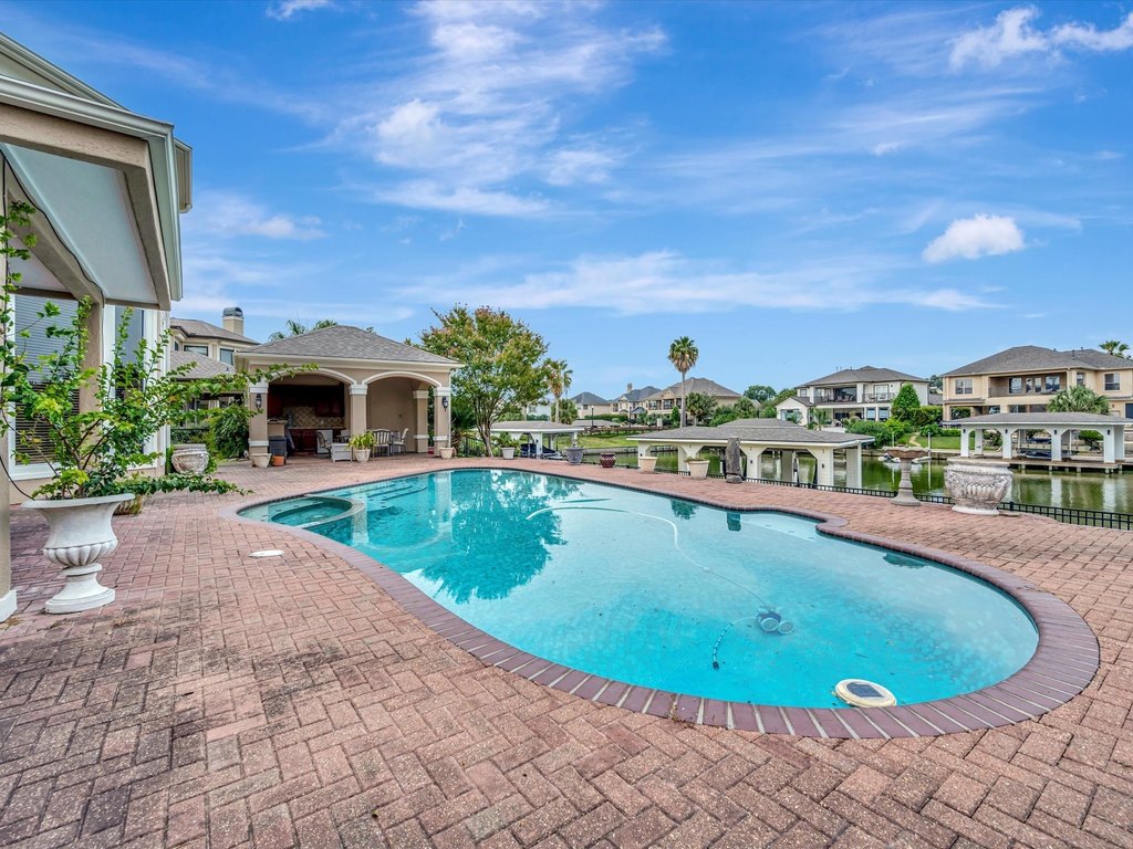 Seabrook, Texas, 77586, United States, 5 Bedrooms Bedrooms, ,5.5 BathroomsBathrooms,Residential,Forsale,1954134