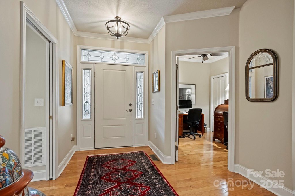 Hendersonville, North Carolina, 28791, United States, 2 Bedrooms Bedrooms, ,2.5 BathroomsBathrooms,Residential,Forsale,1960280 Hendersonville, North Carolina, 28791, United States, 2 Bedrooms Bedrooms, ,2.5 BathroomsBathrooms,Residential,Forsale,1960280