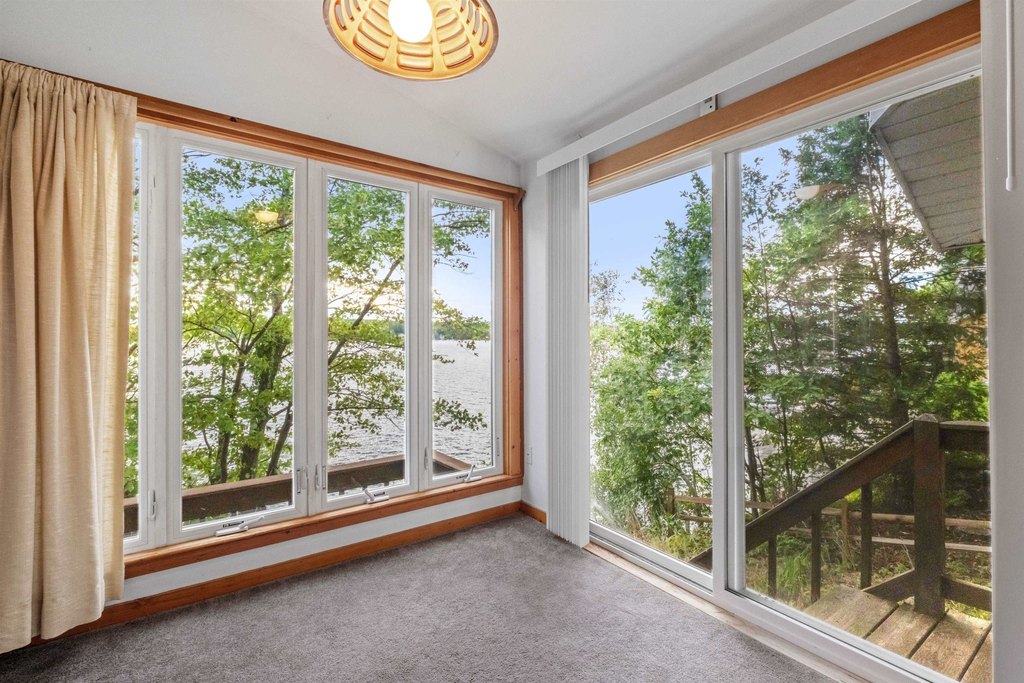 Gilford, New Hampshire, 03249, United States, 5 Bedrooms Bedrooms, ,2 BathroomsBathrooms,Residential,Forsale,1909963