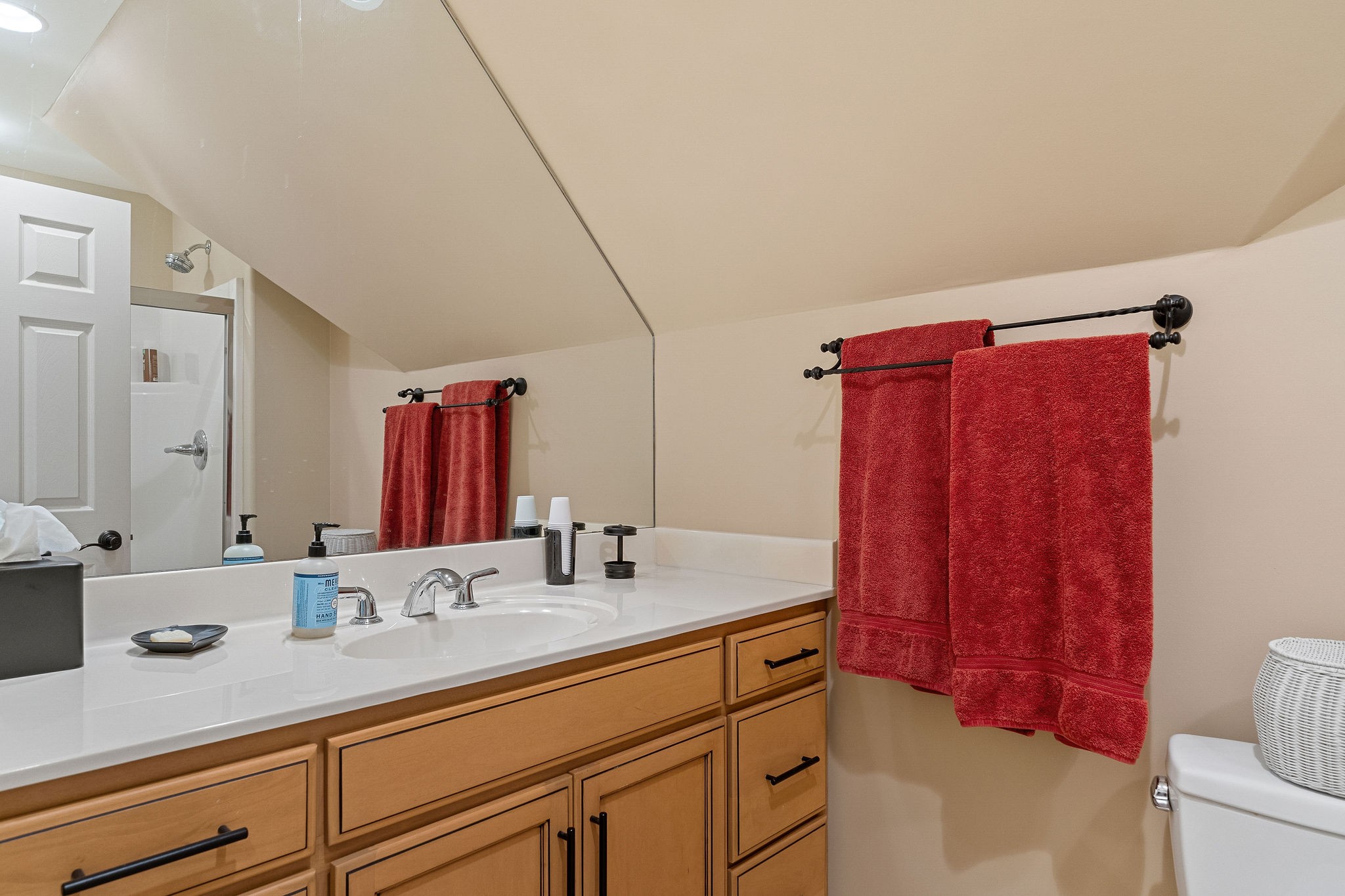 Sparta, Tennessee, 38583, United States, 3 Bedrooms Bedrooms, ,3.5 BathroomsBathrooms,Residential,Forsale,1968516