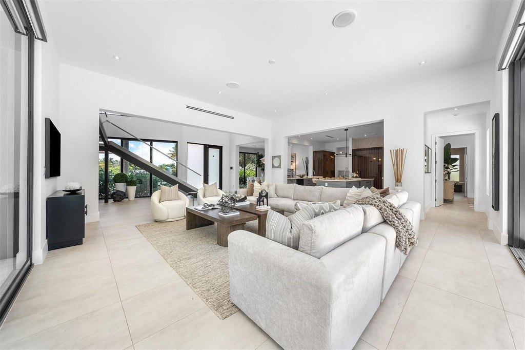 Fort Lauderdale, Florida, 33305, United States, 5 Bedrooms Bedrooms, ,6.5 BathroomsBathrooms,Residential,Forsale,1968296