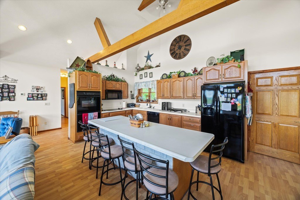 Byrdstown, Tennessee, 38549, United States, 5 Bedrooms Bedrooms, ,4 BathroomsBathrooms,Residential,Forsale,1952666