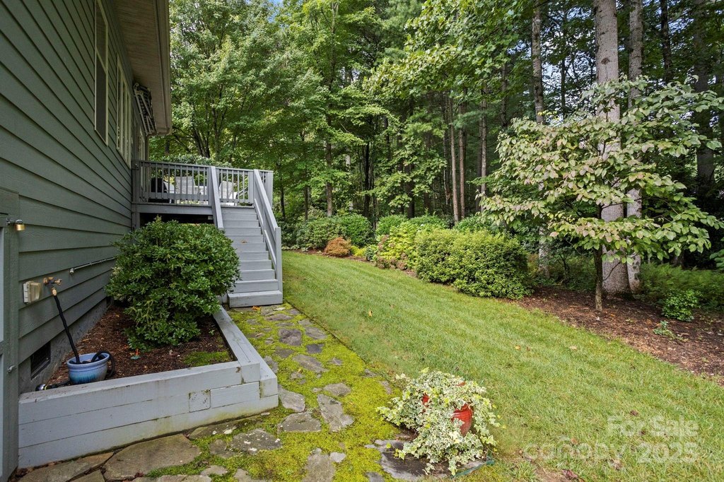 Hendersonville, North Carolina, 28791, United States, 2 Bedrooms Bedrooms, ,2.5 BathroomsBathrooms,Residential,Forsale,1960280 Hendersonville, North Carolina, 28791, United States, 2 Bedrooms Bedrooms, ,2.5 BathroomsBathrooms,Residential,Forsale,1960280