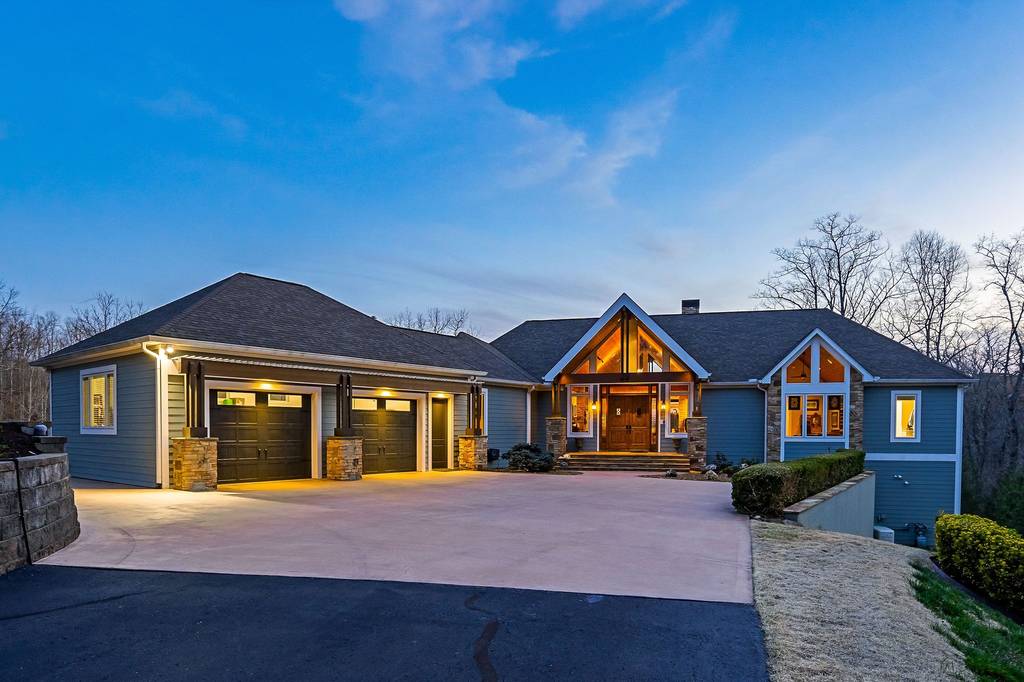 Sparta, Tennessee, 38583, United States, 3 Bedrooms Bedrooms, ,3.5 BathroomsBathrooms,Residential,Forsale,1968516