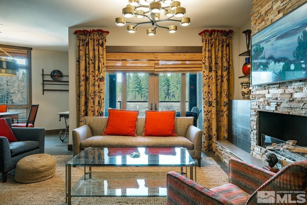 Stateline, Nevada, 89449, United States, 2 Bedrooms Bedrooms, ,3 BathroomsBathrooms,Residential,Forsale,1920161