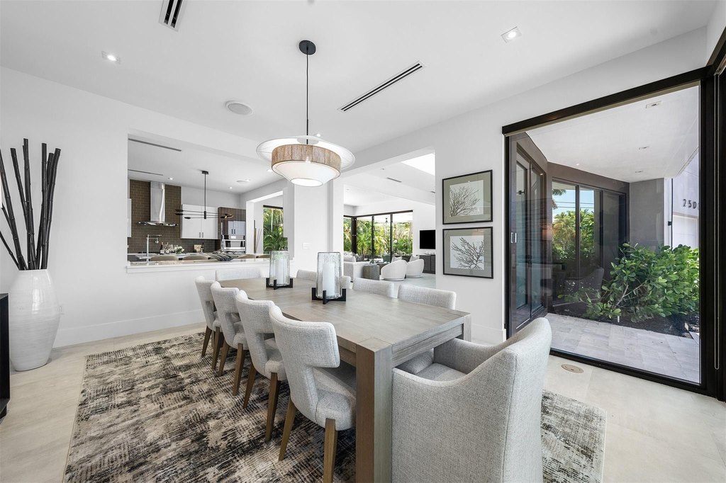 Fort Lauderdale, Florida, 33305, United States, 5 Bedrooms Bedrooms, ,6.5 BathroomsBathrooms,Residential,Forsale,1968296