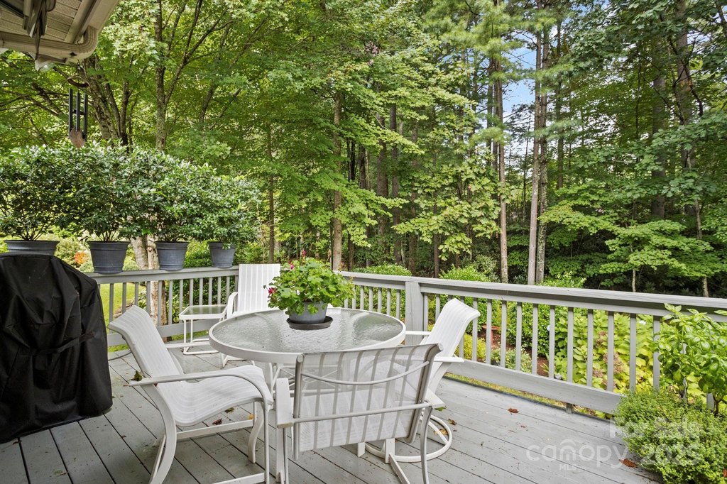 Hendersonville, North Carolina, 28791, United States, 2 Bedrooms Bedrooms, ,2.5 BathroomsBathrooms,Residential,Forsale,1960280 Hendersonville, North Carolina, 28791, United States, 2 Bedrooms Bedrooms, ,2.5 BathroomsBathrooms,Residential,Forsale,1960280