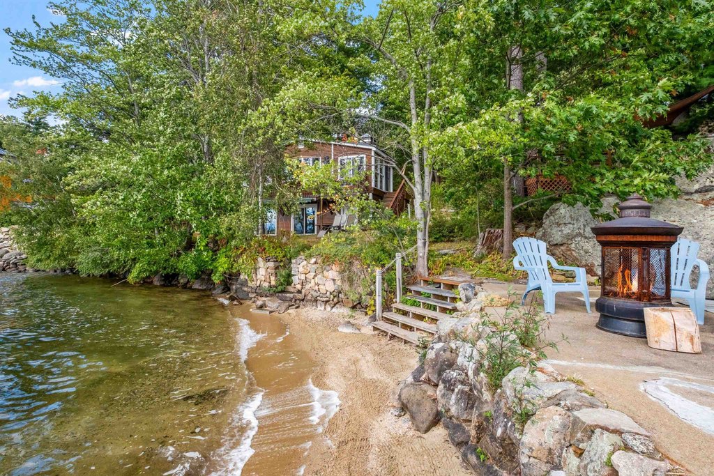 Gilford, New Hampshire, 03249, United States, 5 Bedrooms Bedrooms, ,2 BathroomsBathrooms,Residential,Forsale,1909963